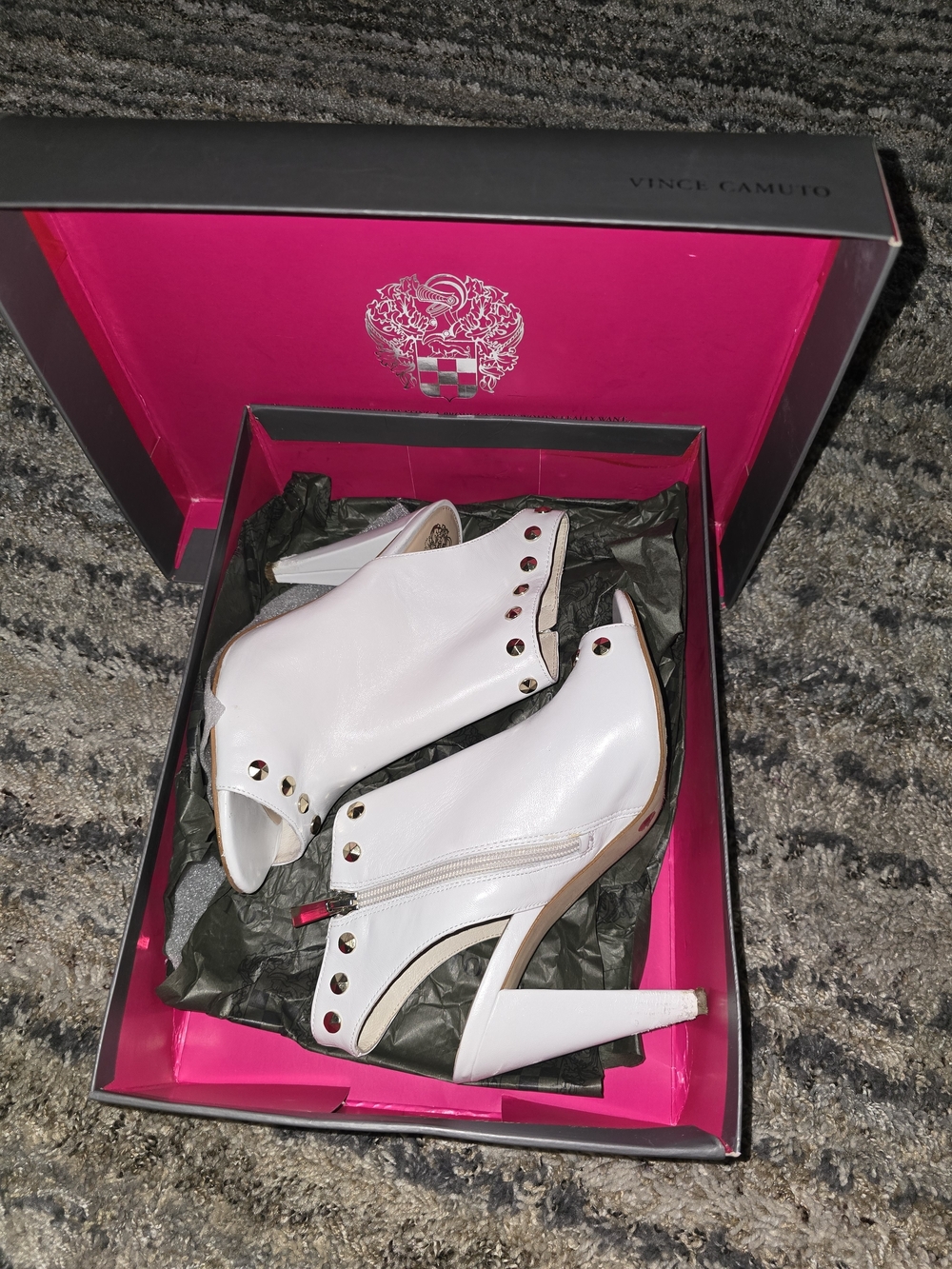Vince Camuto Ivory Studded Peep Toe Heels Womens Size 7.5 Open Toe Booties